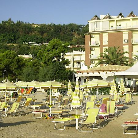 Hotel La Perla Cupra Marittima Εξωτερικό φωτογραφία
