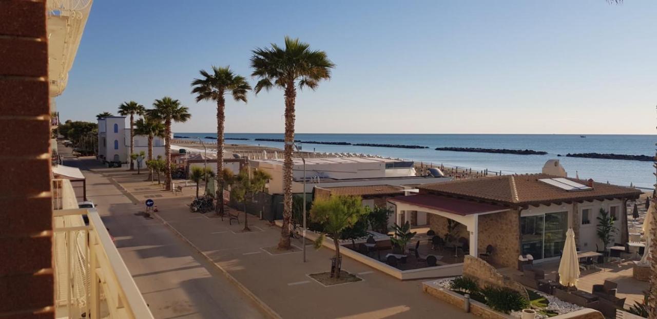 Hotel La Perla Cupra Marittima Εξωτερικό φωτογραφία