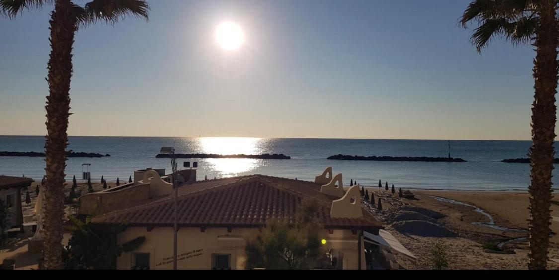 Hotel La Perla Cupra Marittima Εξωτερικό φωτογραφία