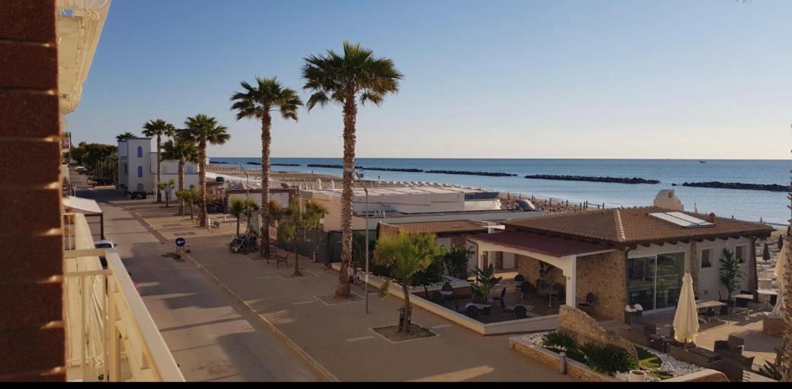 Hotel La Perla Cupra Marittima Εξωτερικό φωτογραφία