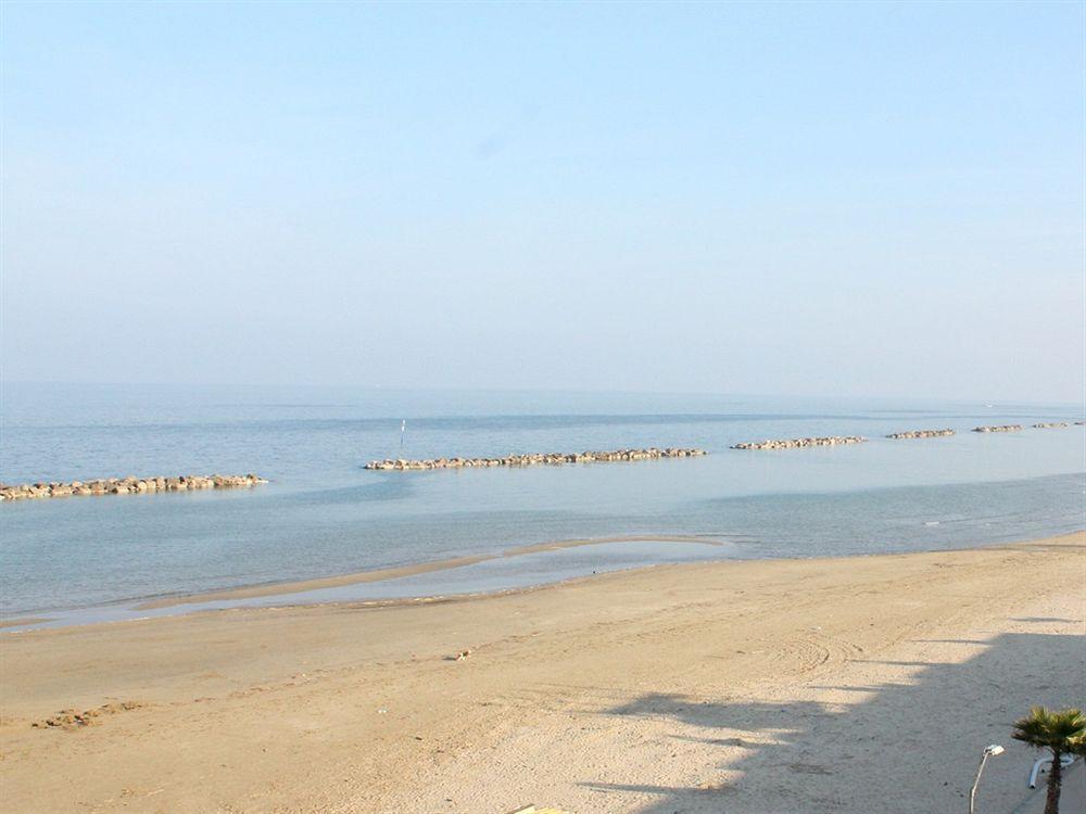 Hotel La Perla Cupra Marittima Εξωτερικό φωτογραφία