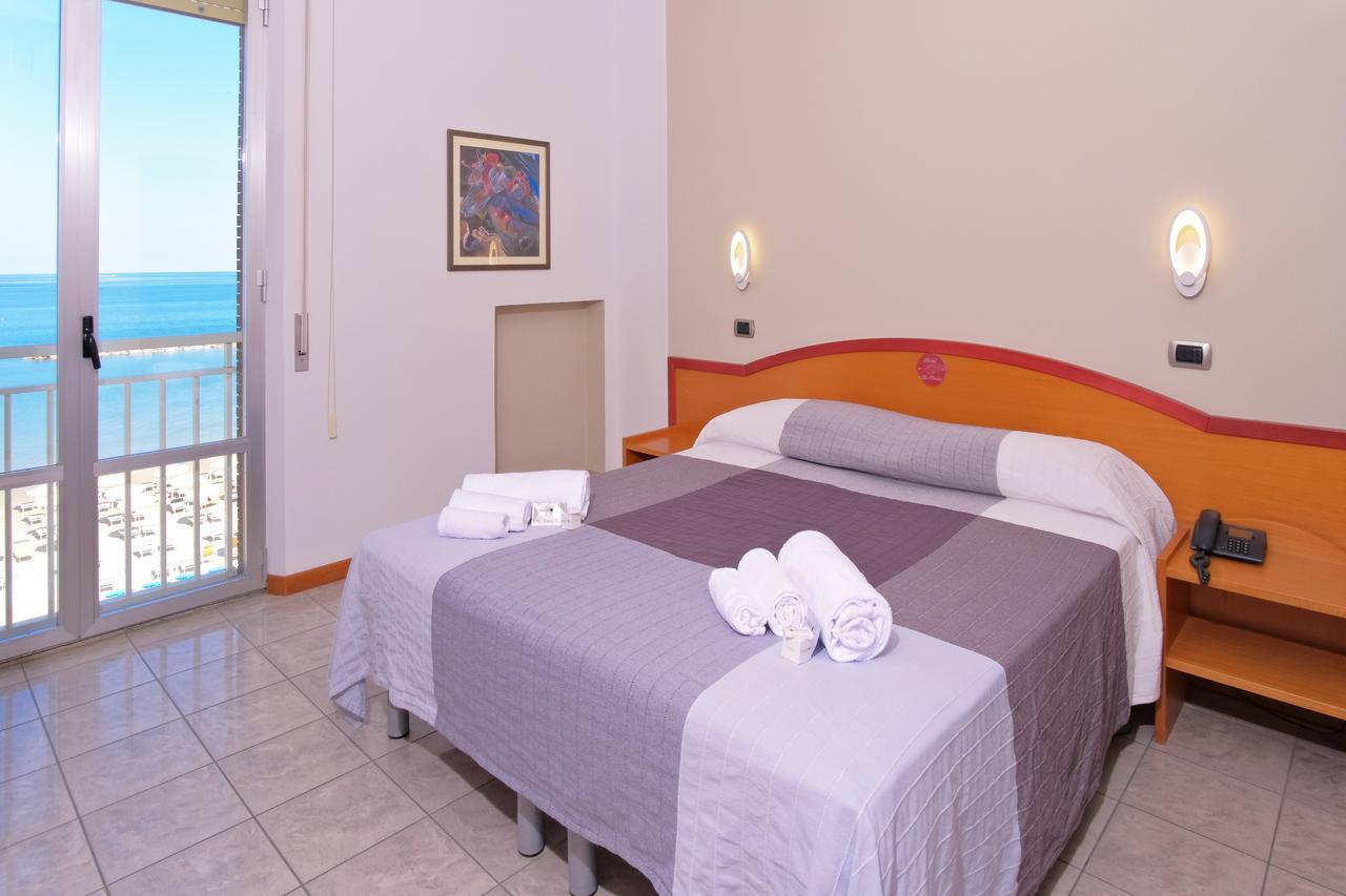 Hotel La Perla Cupra Marittima Εξωτερικό φωτογραφία