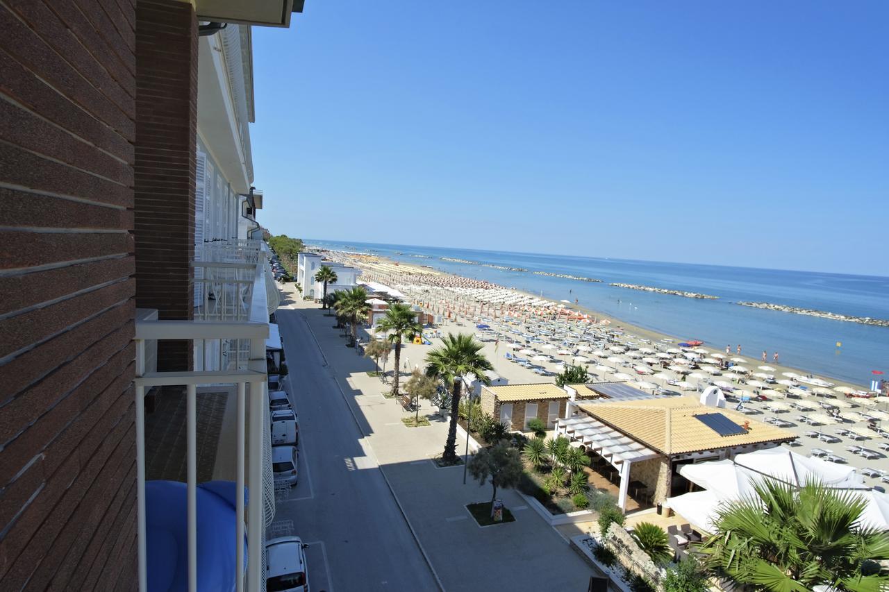 Hotel La Perla Cupra Marittima Εξωτερικό φωτογραφία