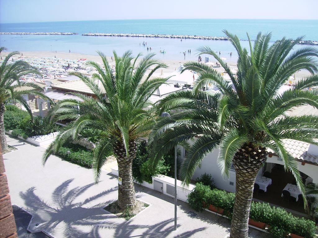 Hotel La Perla Cupra Marittima Εξωτερικό φωτογραφία
